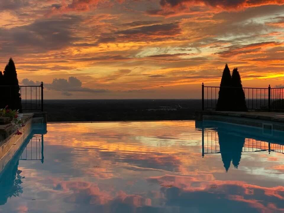 DKaneMDwrites's tweet photo. Never tire of a beautiful sunset. https://t.co/tQzOBmJV8O https://t.co/REqZItm8Aw
