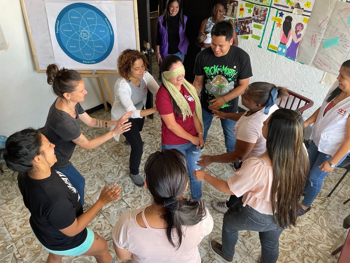 SweFORColombia's tweet photo. A finales de agosto, realizamos junto con @Act_Svk @WeEffectLA un taller de autoprotección y psicosocial con Asomanuelitas, en Popayán (#Cauca).

La actividad se realizó dentro del proyecto europeo #AremosPaz. https://t.co/STHYA3Hqy4