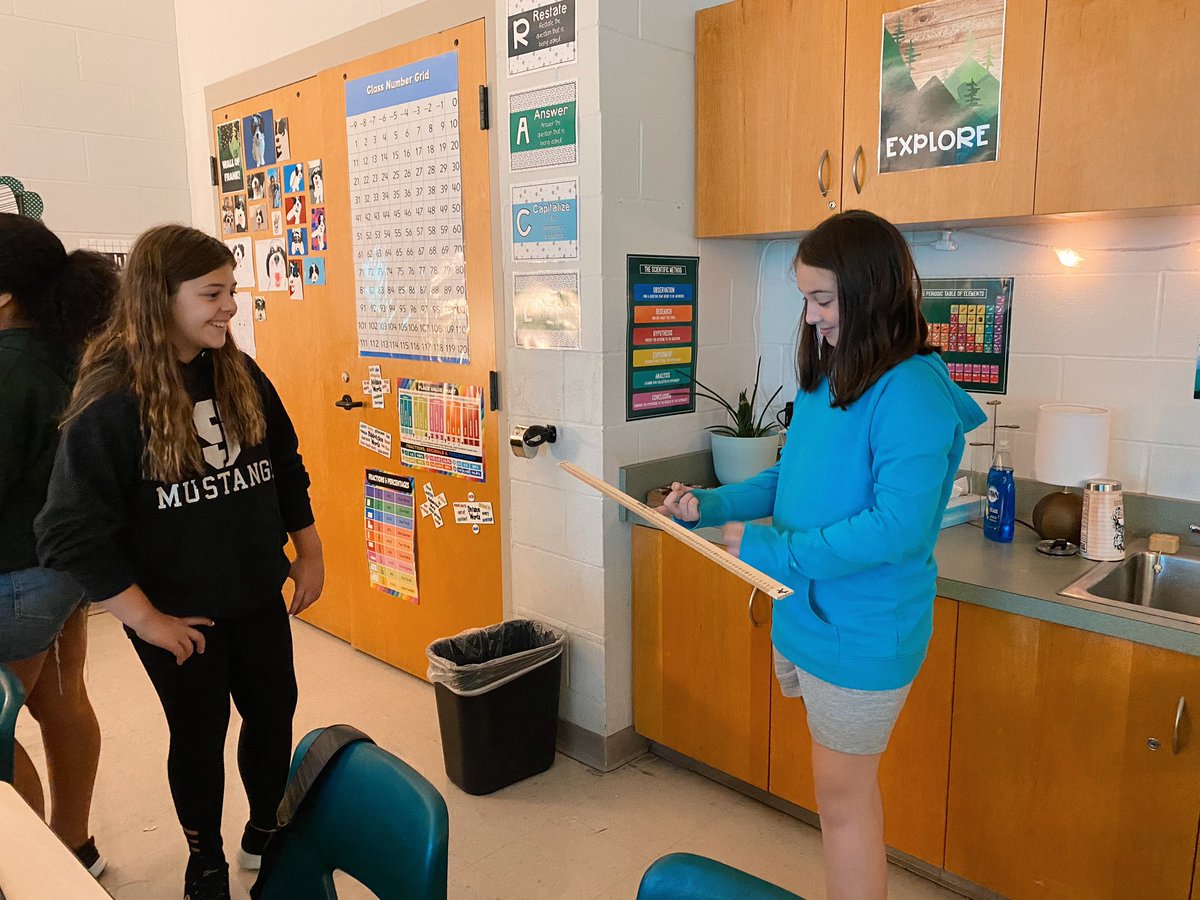 miss_dudra's tweet image. Today in Science we learned about the balance needed within ecosystems. We created our own balances to see how easily the balance can be affected! We all play a big part in keeping the Earth balanced and a successful place for all creatures to live! 🌎⚖️ #modelmustangs