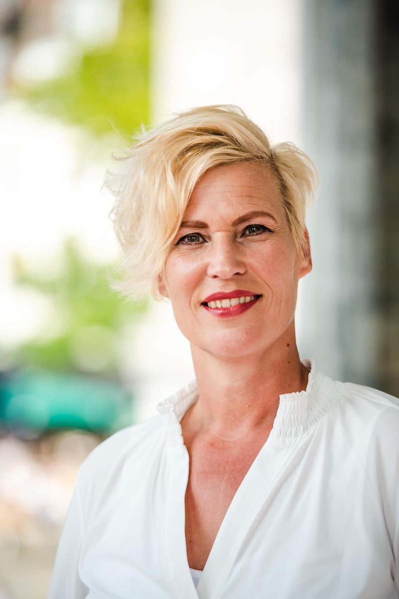 'Regie over hun eigen leven en geluk' Anita Bastiaans  over de toegevoegde waarde van #PositieveGezondheid “Begin gewoon met een light versie. Met het spinnenweb invullen en het andere gesprek voeren.”
#gewoondoen #veranderingsproces #bewezensuccesvol
limburgpositiefgezond.nl/regie-over-hun…