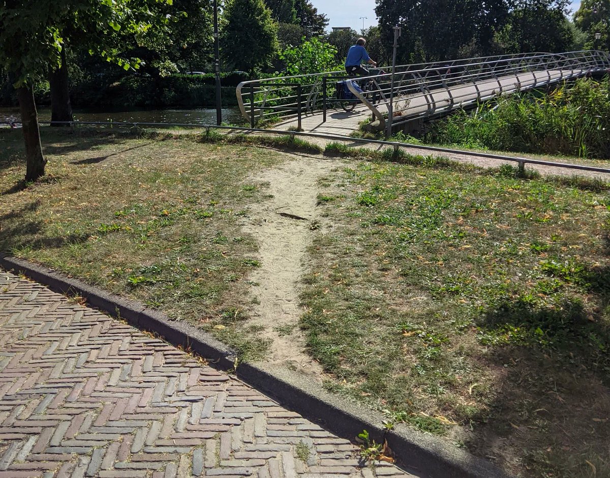 kdnuggets's tweet photo. How to build a model to find the most impactful paths in user journeys @objectiv_io https://t.co/LvuJQ3t9df https://t.co/rOPZZcevg7