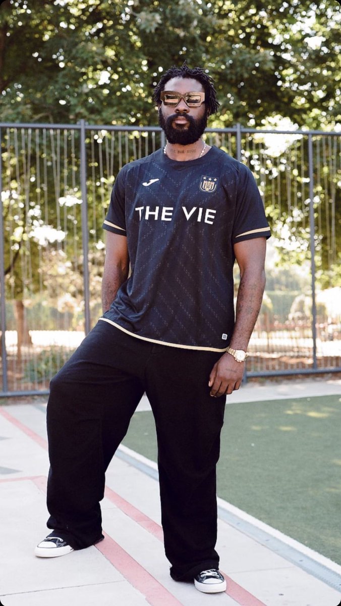 FCRap_'s tweet photo. 🎤 Damso x Anderlecht ⚽

Maillot Third 22/23.⚪🟣 https://t.co/AjqB3u7glB