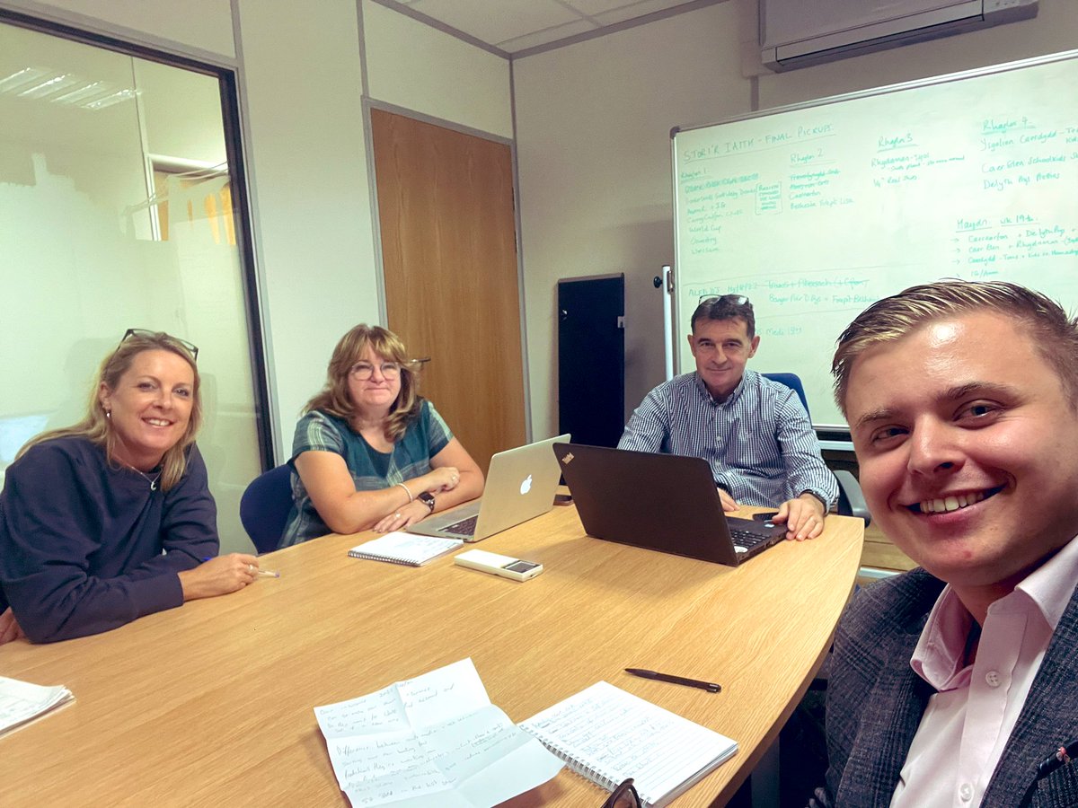 Had a meeting with Rondo Media and Yettitelivsion this afternoon. Was great to go out and get to know them and show my face. Hoping to better the relationship between them and us over the coming weeks🏆#bigthingstocome #U2H6 <a href="/pdcfc_/">Patrick</a> <a href="/AbbyShardlow1/">Abby Shardlow</a> <a href="/EnterpriseDHar1/">Declan</a> @BizRentalErac
