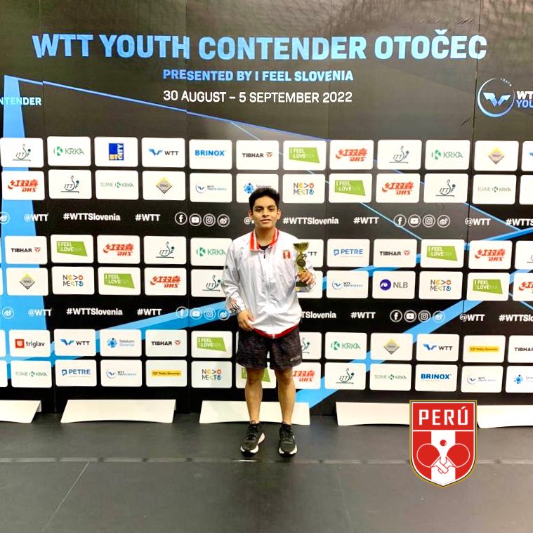 TenisdeMesaPeru's tweet photo. #PrensaFDPTM #FDPTM2022 #FDPTM2022xEuropa 🇵🇪🏓🌍
TENISMESISTA PERUANO ADRIÁN RUBIÑOS LOGRÓ TERCER LUGAR EN TORNEO INTERNACIONAL EN ESLOVENIA.
• Rubiños junto a tres seleccionados más entrenan y compiten en Europa gracias al apoyo de la FDPTM.
+info: https://t.co/UoBHUPT7LI https://t.co/DtVzM0lcQl