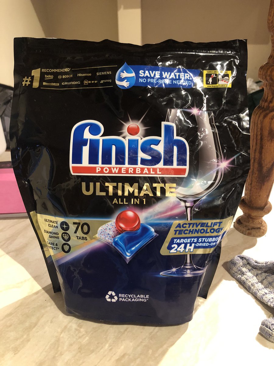 Clare Perrett tweet media