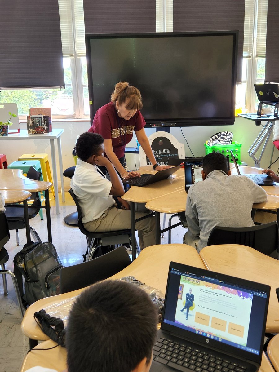 MsSashRay_3810's tweet photo. Young Men are AMPED UP &amp; ALERT with @Amplify this afternoon @YMLA_Florence  #RLArocks #PGProud https://t.co/mokNVltboM