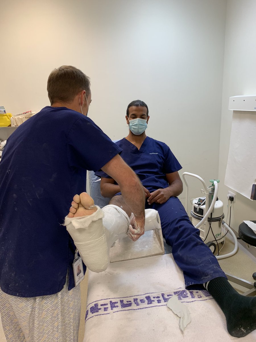Ucc physios team on a skills update. Plaster application to help our 🦴 patients get good early management #ahp #elht #acp