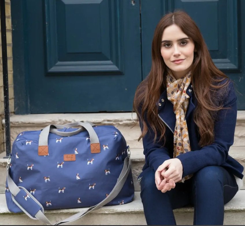 Beagle Print Cross body bag/purse/weekend bag all in store now 💙

quintessentialbysam.co.uk/product-page/b…