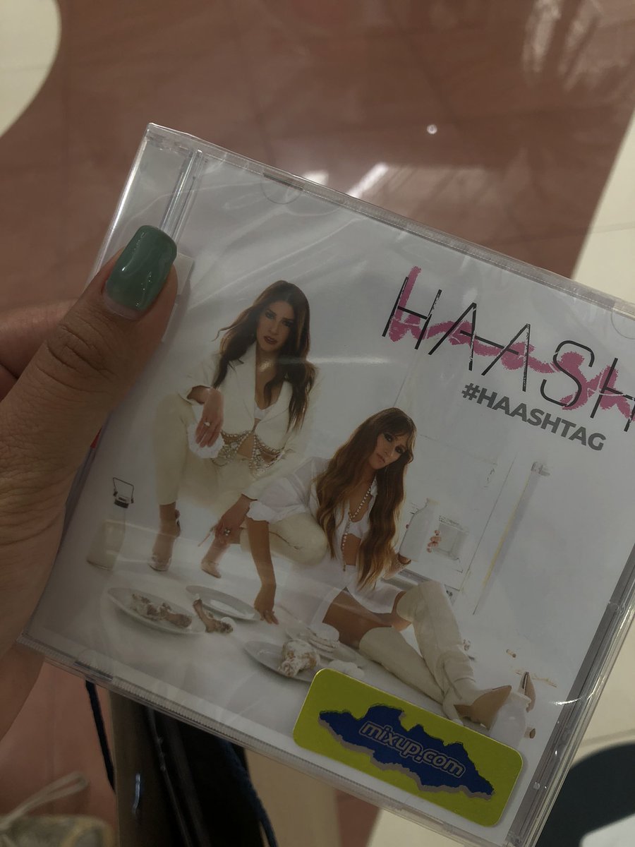Por fin lo tengo en mis manos, es un orgullo ser su fan y admirar su arte todos los días 💗 <a href="/haashoficial/">Ha*Ash</a> #HAASHTAG