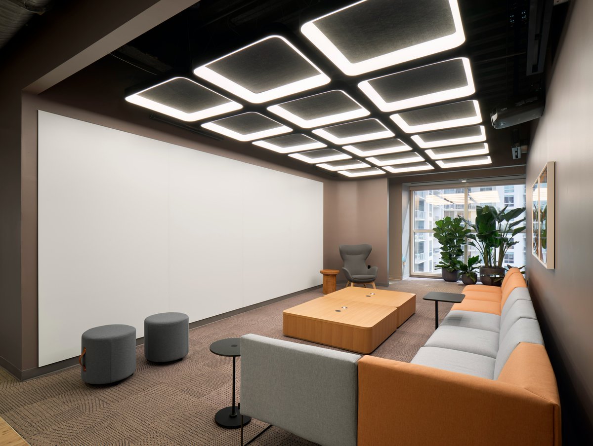 CoronetLED's tweet photo. Quad STFU featured at Banco Itau!

Learn more: https://t.co/7rz6x43O8w

Photographed by Andrea Calo📸

@p_ls_inc @IAarchitects 

#coronetled #quad #stfu #soundcontrol #acousticseries #customizable #interiordesign #architecturallighting https://t.co/J8GvrzZwMl