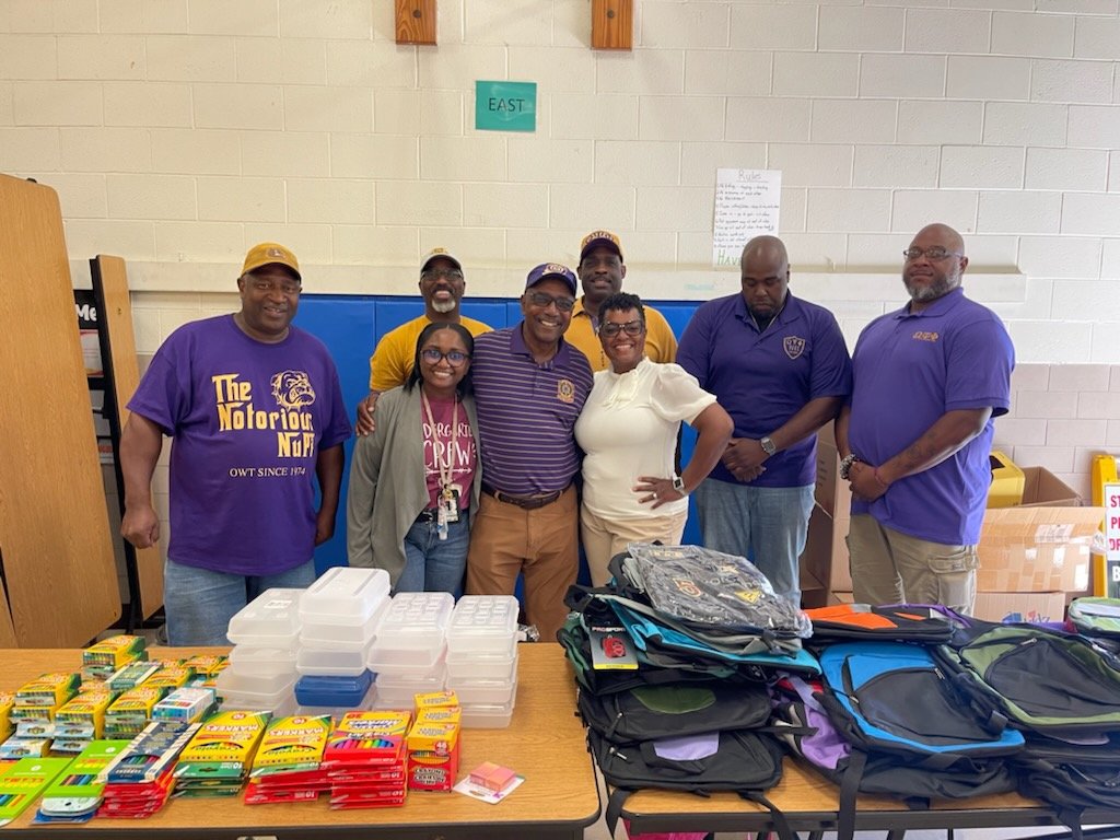 A huge thank you to the men of Omega Psi Phi Fraternity, Nu Pi Chapter, for providing Sandburg students with school supplies! Our Sandburg family is so grateful for their generosity!
