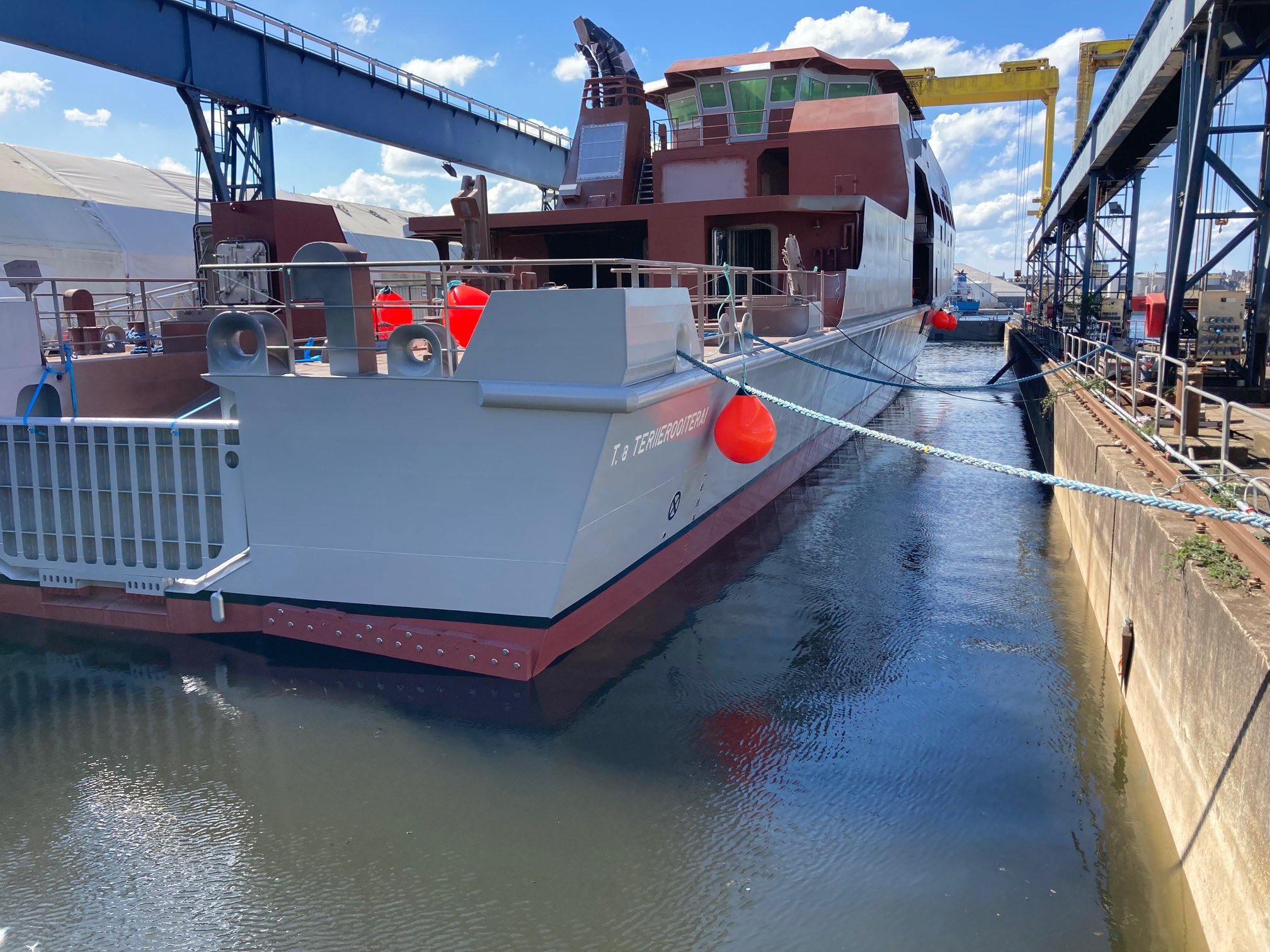 Fb_VSHOWQAAMQvV?format=jpg&name=large