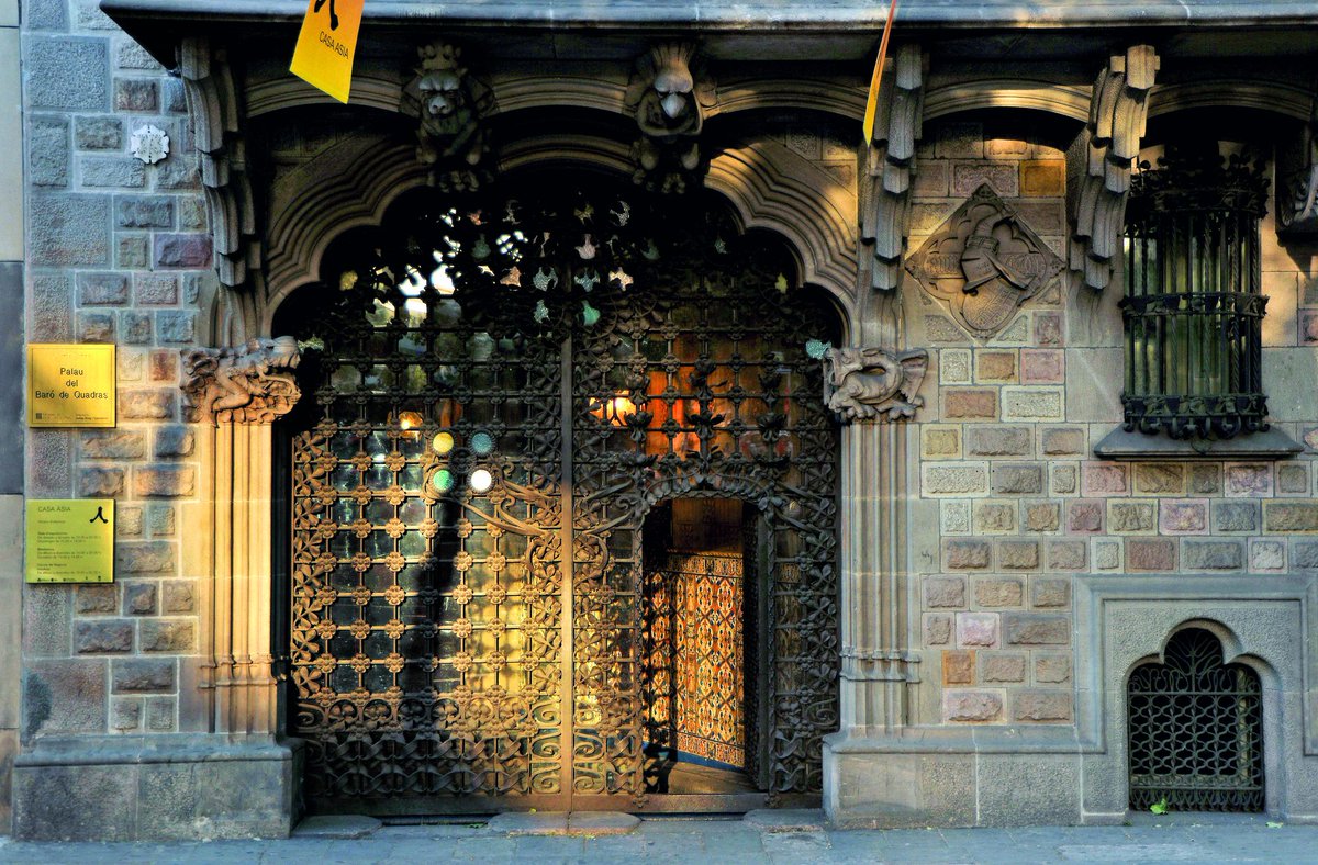 bcncultura's tweet photo. 👉 Coneixes el Palau Baró de Quadras?
 
🏡 @casessingulars et descobreix aquesta joia del modernisme català construïda per Puig i Cadafalch.
 
📅 Consulta les dates 👇!
ℹ️ https://t.co/poUQThDj1t https://t.co/3RUYIqzenz