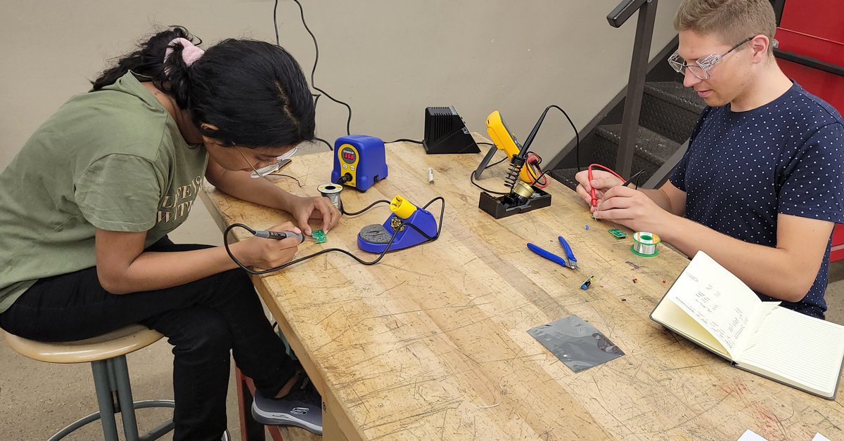 ttuwcoeoe's tweet image. Shout out to @techroboticsorg for helping put robot sensors together for our robot kits that we will be handing out to teams! We appreciate them showing support for #stemoutreach!
#MADETOORDER #techrobotics #makinganimpact