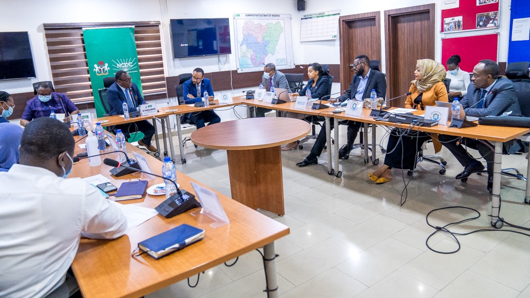NCDCgov's tweet photo. #TodayInNCDC

DG @IfedayoTiffy received the @EPHIEthiopia Deputy DG @AschalewAbayneh &amp; his team on an experience-sharing visit to the NCDC

These visits are vital to gain insights &amp; learn approaches to tackling emerging &amp; re-emerging infectious diseases within the African context https://t.co/6LYwnpmJGm