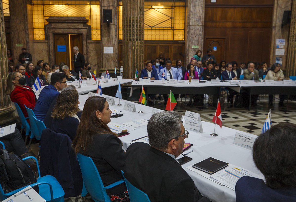 CLAD_Org's tweet photo. #NotiCLAD Argentina es sede del VIII Encuentro Iberoamericano de Escuelas e Institutos de Administración Pública https://t.co/McZWLI5rdU Vea más noticias de los países miembros del @CLAD_Org en https://t.co/vW6keiEMzf https://t.co/EfogqJU3Ii