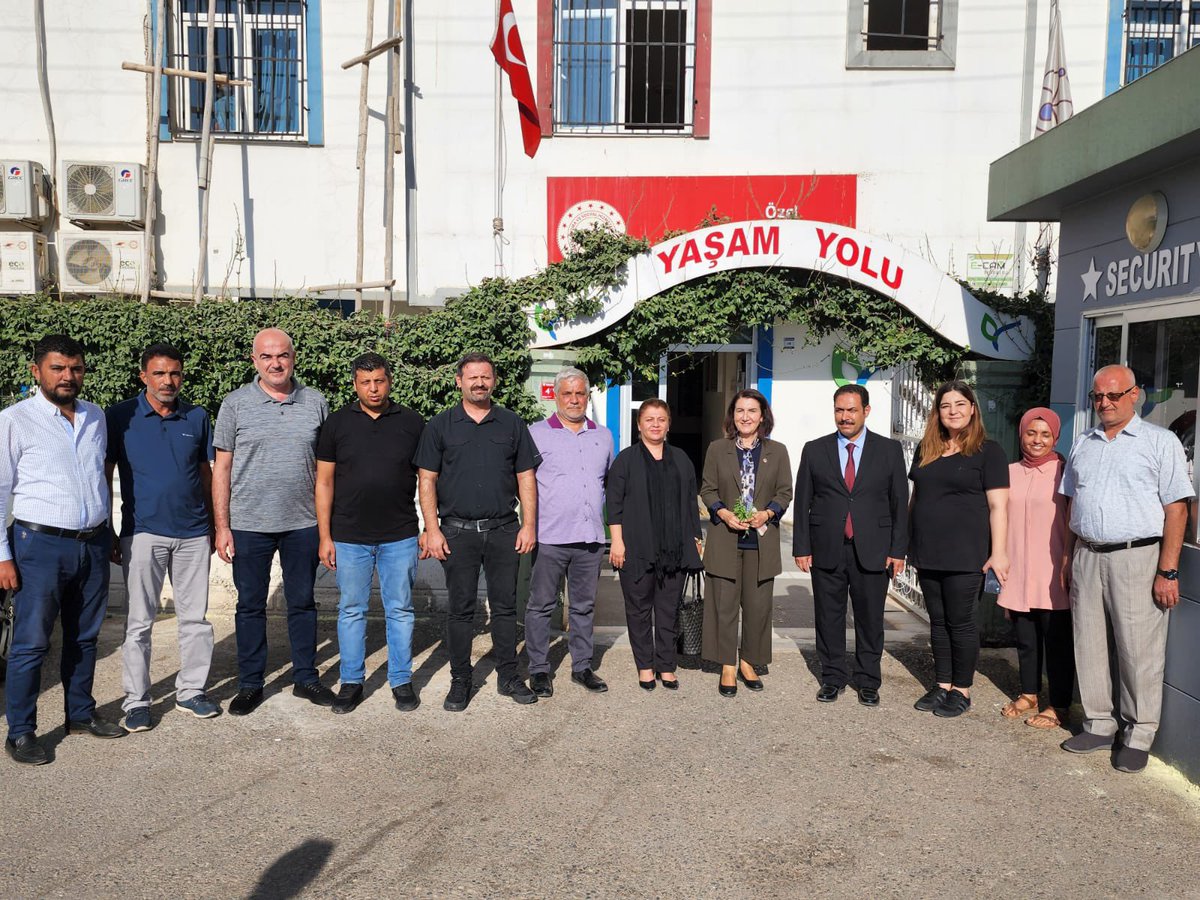gulenderacanal's tweet photo. Özel Yaşam Yolu Bakım Merkezi ni, Özel Engelli Bakım Merkezleri Derneği Başkanı @evrenaslan79 'u Şanlıurfa ASHM müdürümüz @hasanbilici63 ile ziyaret ettik. Merkezimiz ve engellilerimiz hakkında görüştük.

@abkadir63
@cengizizgordu
@felhanibrahim0
@ibrahimhbeyaz
@EmreBuyukbudak https://t.co/lrwyDDcnmH