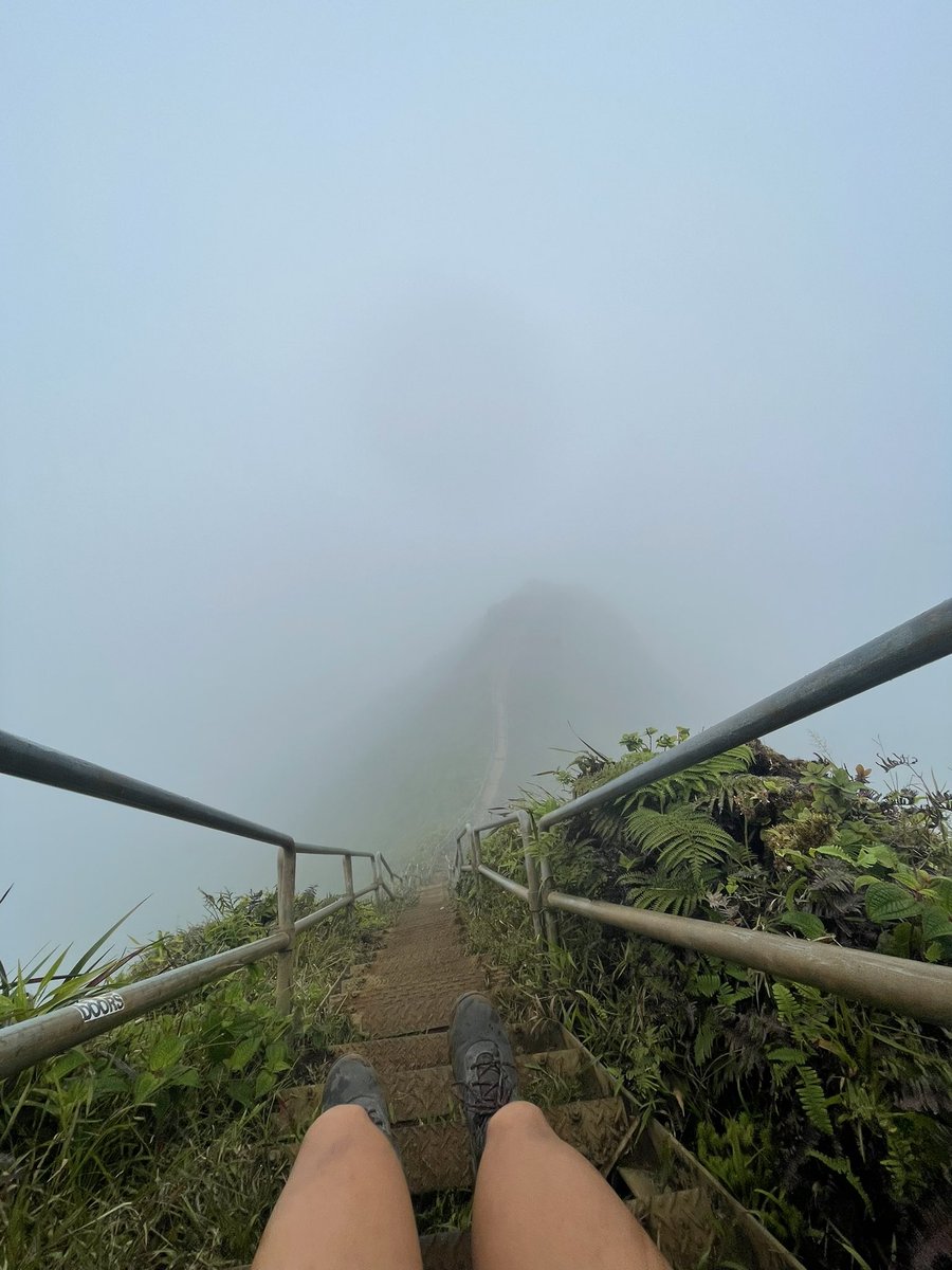 viaisabelle's tweet photo. This was by far the CRAZIEST, exhilarating and most breathtaking hike I have ever did https://t.co/HzcOyfBD83