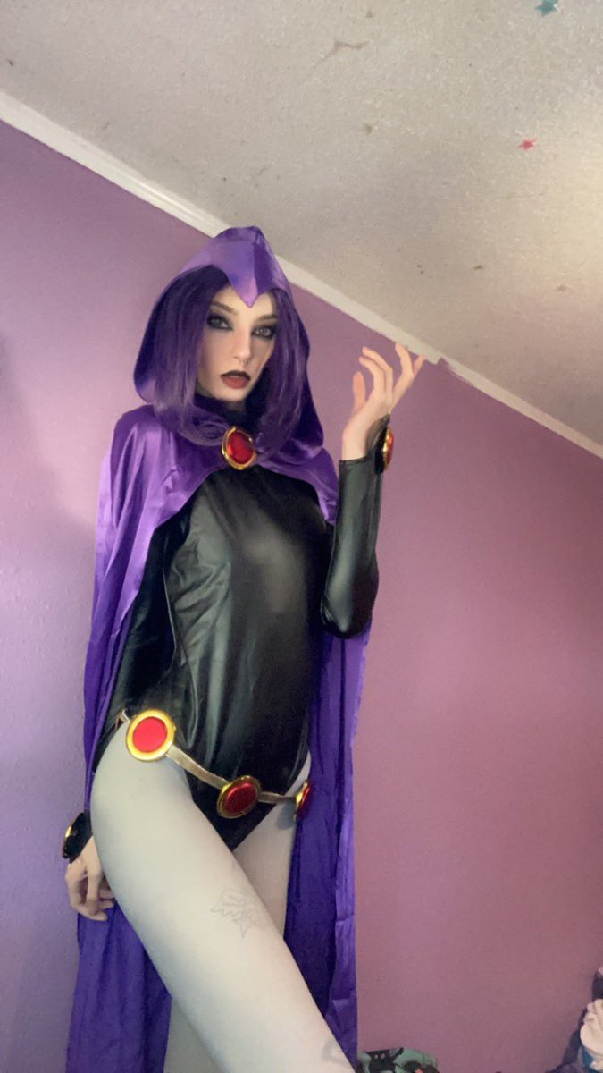 Gothbabybat2's tweet photo. My hot raven cosplay went up on my onlyfans just now go show it some love pls 💕🥰 #nsfwtwt #onlyfansbabe #cosplay #hot https://t.co/Daw7FkdgMw