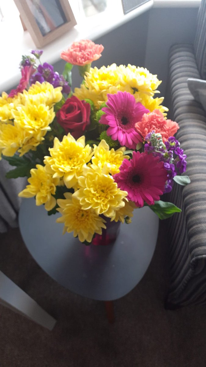 alex_feast89's tweet photo. @thortful hi I recently purchased a card and flowers which got delivered today for a gift, which I m extremely disappointed with. They look nothing like the picture https://t.co/6mJY4Rxa0T