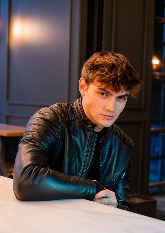 Sheila Bonoso (@sheilabonoso) on Twitter photo ¿Lo fuerte que viene pisando Gabriel Guevara? 🆘💯✨
De #SKAMEspaña🟡 a arrasar en #HIT👨🏻🏫 y ahora a tope en #TúNoEresEspecial🔮(<a href="/NetflixES/">Netflix España</a>) y #CómoMandarloTodoALaMierda🚐 (@HBOMaxES)
Además de llegar próximamente como Nick🚩 en #CulpaMía (<a href="/PrimeVideoES/">Prime Video España</a>) y Nacho Duato🩰 en #Bosé ¿Lo fuerte que viene pisando Gabriel Guevara? 🆘💯✨
De #SKAMEspaña🟡 a arrasar en #HIT👨🏻🏫 y ahora a tope en #TúNoEresEspecial🔮(<a href="/NetflixES/">Netflix España</a>) y #CómoMandarloTodoALaMierda🚐 (@HBOMaxES)
Además de llegar próximamente como Nick🚩 en #CulpaMía (<a href="/PrimeVideoES/">Prime Video España</a>) y Nacho Duato🩰 en #Bosé