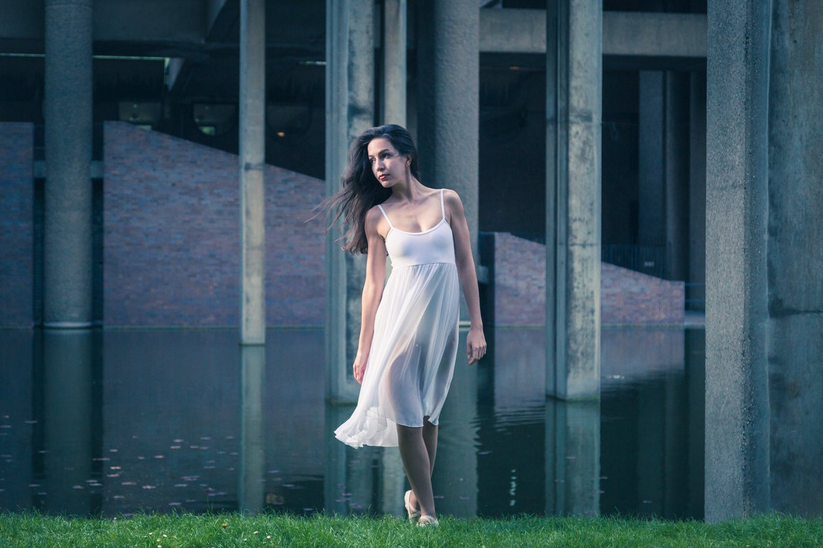 charlieRTphoto's tweet photo. 1/ ArchiDance - an NFT project:
Architecture, dance, music.
Photo, video, fusion. 
A collaboration with dancer &amp; musician friends.
The NFTs are minted on my own contract on Ethereum via @Manifoldxyz , listing on @foundation
🧵… https://t.co/udPoESa1MN