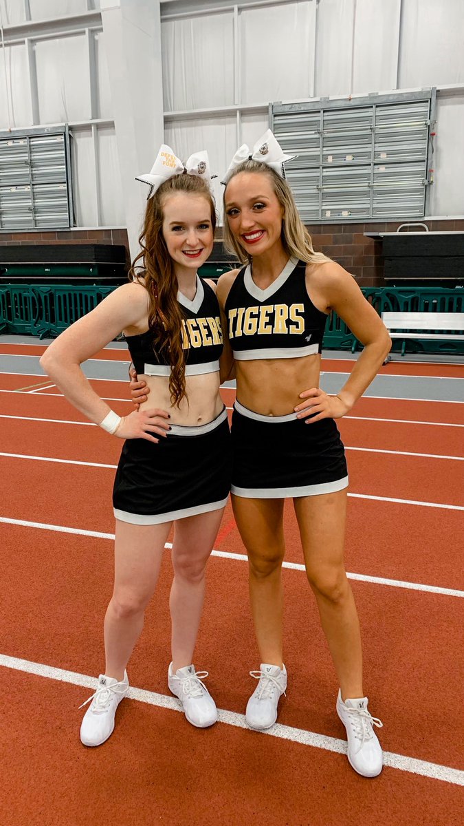 FHSUCheer's tweet photo. It’s GAME WEEK, tigers! 🏈🐯 #fhsucheer #defendthefort https://t.co/MRuyHggMCX
