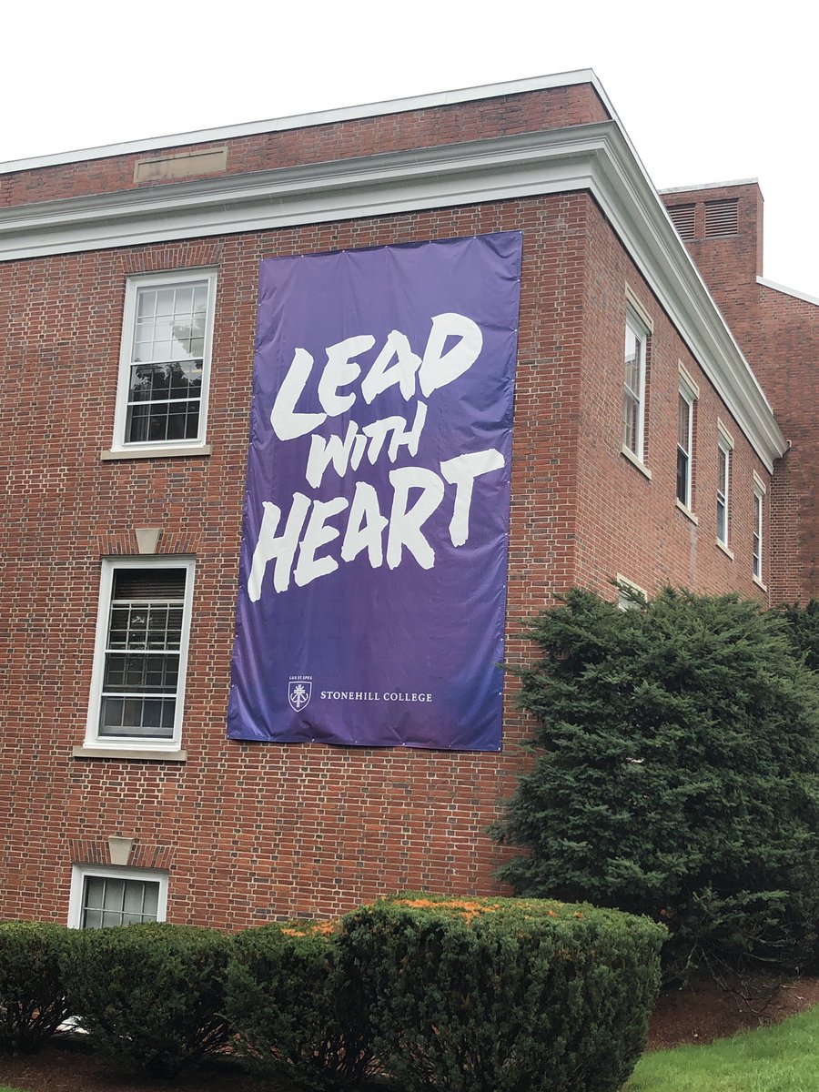 FVRush_aaa's tweet photo. Thank you Coach @MegJane15 for taking us on a tour of your impressive Stonehill College campus. We enjoyed the experience! Coach @tweetintara27 we hope you’re feeling better soon! We wish Stonehill Women’s Hockey all the best in your upcoming inaugural season! Lead with Heart! https://t.co/CqTedLe0IP