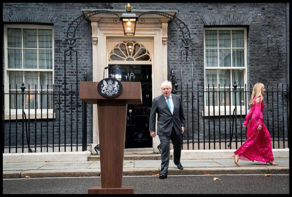 StefanRousseau's tweet photo. Photos du Jour: Another day of a game of two halves. One resignation and one appointment at Downing St. By Stefan Rousseau/PA
@BorisJohnson @trussliz https://t.co/8R7nkjoiMt