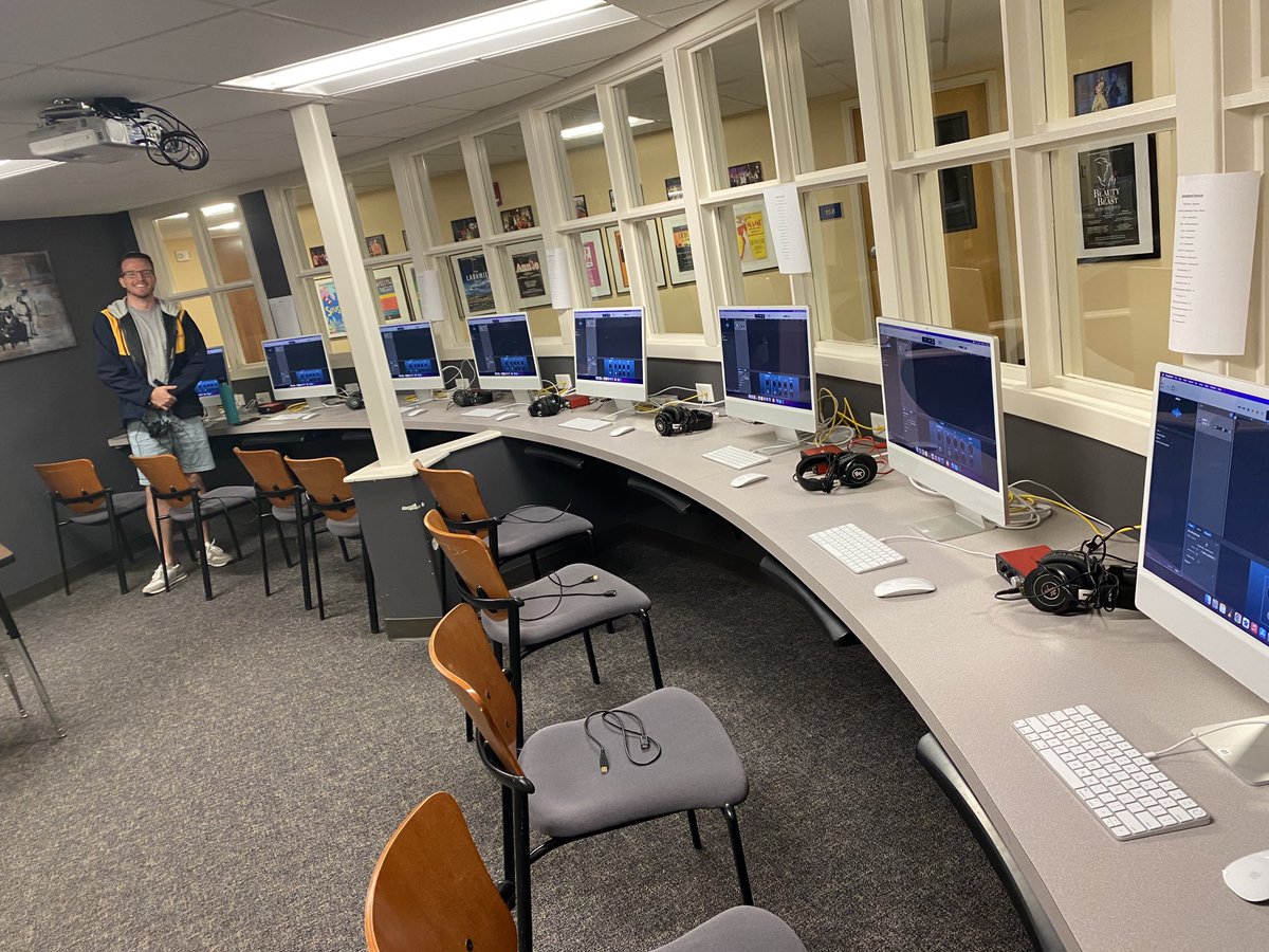 New Macs for Music Tech classes in Geipel Center for Performing Arts. (New/not new) Band/music teacher, Jeff Molush, returns to Sanford this year. Just a couple of reasons this school year is going to be 👍🏼 at Sanford. #OptIn ⁦<a href="/SanfordWarrior/">Sanford School</a>⁩