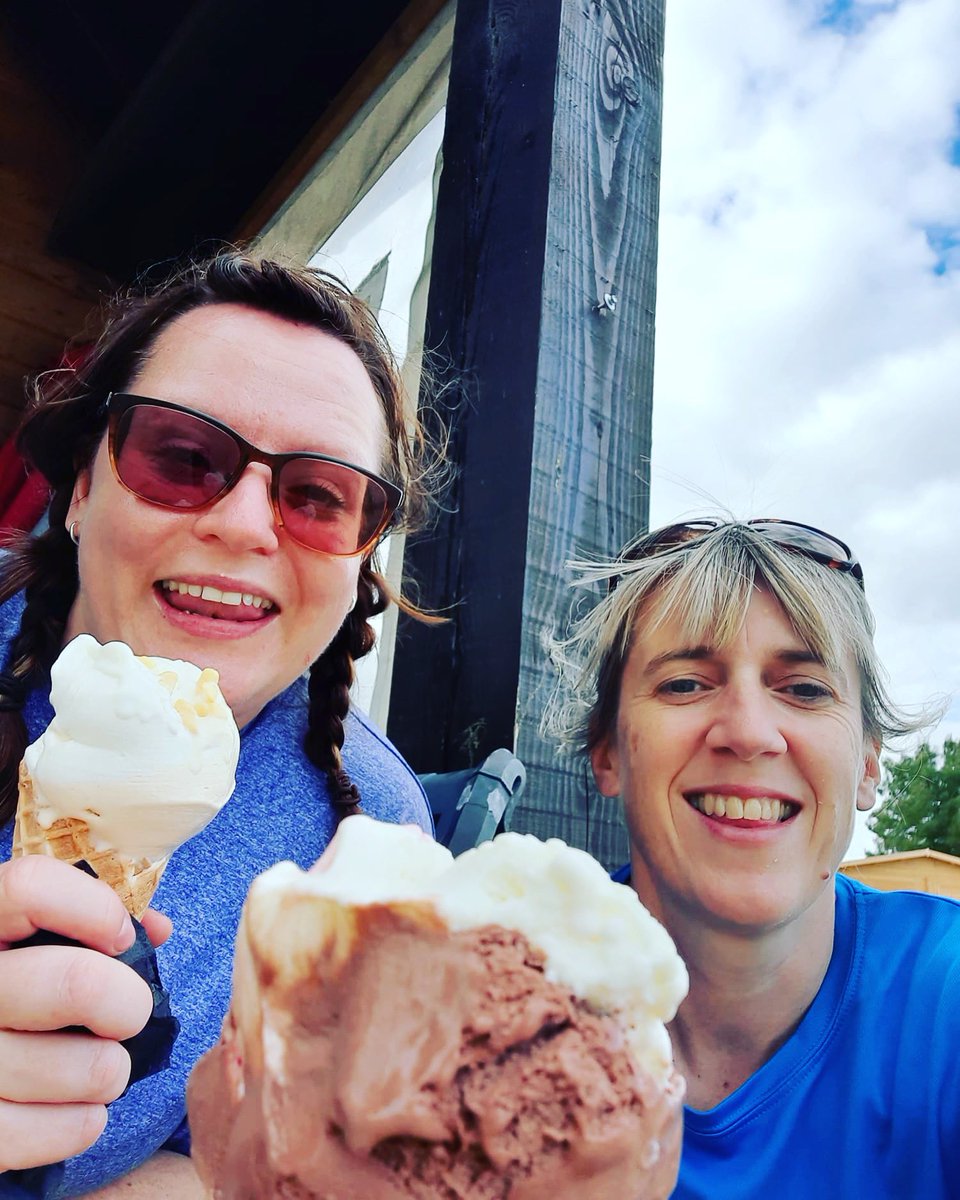 A great end to today #endonahigh #gjwalks #nbtproud #wessexridgeway