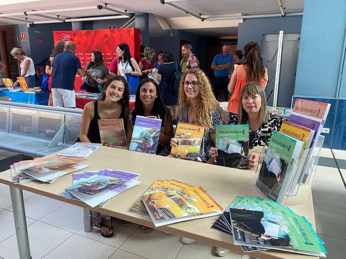 anguirenika's tweet photo. I Jornadas de FLE en La Rioja de las profes de @MarianistasLgr. Gracias a la @Proffrlario @FundacionUR @educarioja Mañana más e igual de bien que hoy… https://t.co/viFkCFuIoV