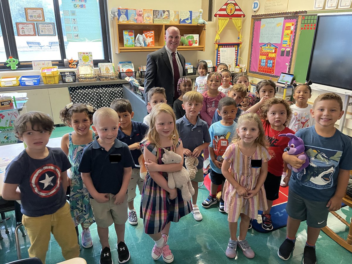 Dr. Steven J. Maloney (@bayshoresupe) on Twitter photo What rain? Nothing could dampen spirits in the
<a href="/BayShoreSchools/">Bay Shore Schools</a>
today as we welcomed students back into our buildings. What rain? Nothing could dampen spirits in the
<a href="/BayShoreSchools/">Bay Shore Schools</a>
today as we welcomed students back into our buildings.