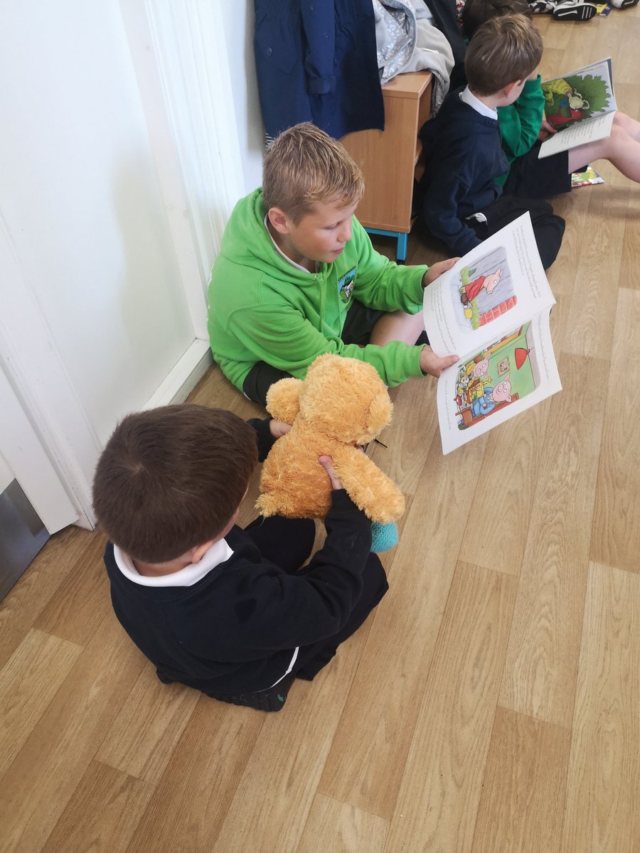 AuchterhousePS's tweet photo. Bear from @ChildHealthScot has had a busy day taking part in paired reading and exploring the needs and wants cards from @UNICEF. Lots of meaningful discussions from our smallest to our biggest learners! 
#MyHealthMyRights
#BeMoreBear 
#restplayculturearts
#aimsofeducation https://t.co/hFNqKGkQjj