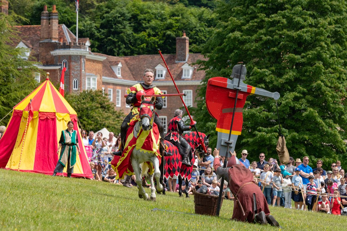 Stonor’s Medieval Jousting is back for a SECOND time this year on Saturday 17th and Sunday 18th September🎉
Watch as the brave Knights of Royal England take on epic challenges to unseat their opponent.

Early Bird Pricing via bit.ly/3w7sRZi

#getoutdoors
#daysoutwithkids