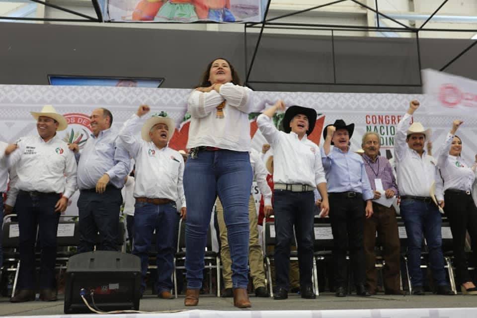 La #CNCDgo manifiesta su reconocimiento a nuestra dirigente nacional, Lety Barrera, quien en días pasados rindió protesta como Presidenta de nuestra organización. ¡Estamos listos para trabajar juntos Presidenta! #SomosCNC