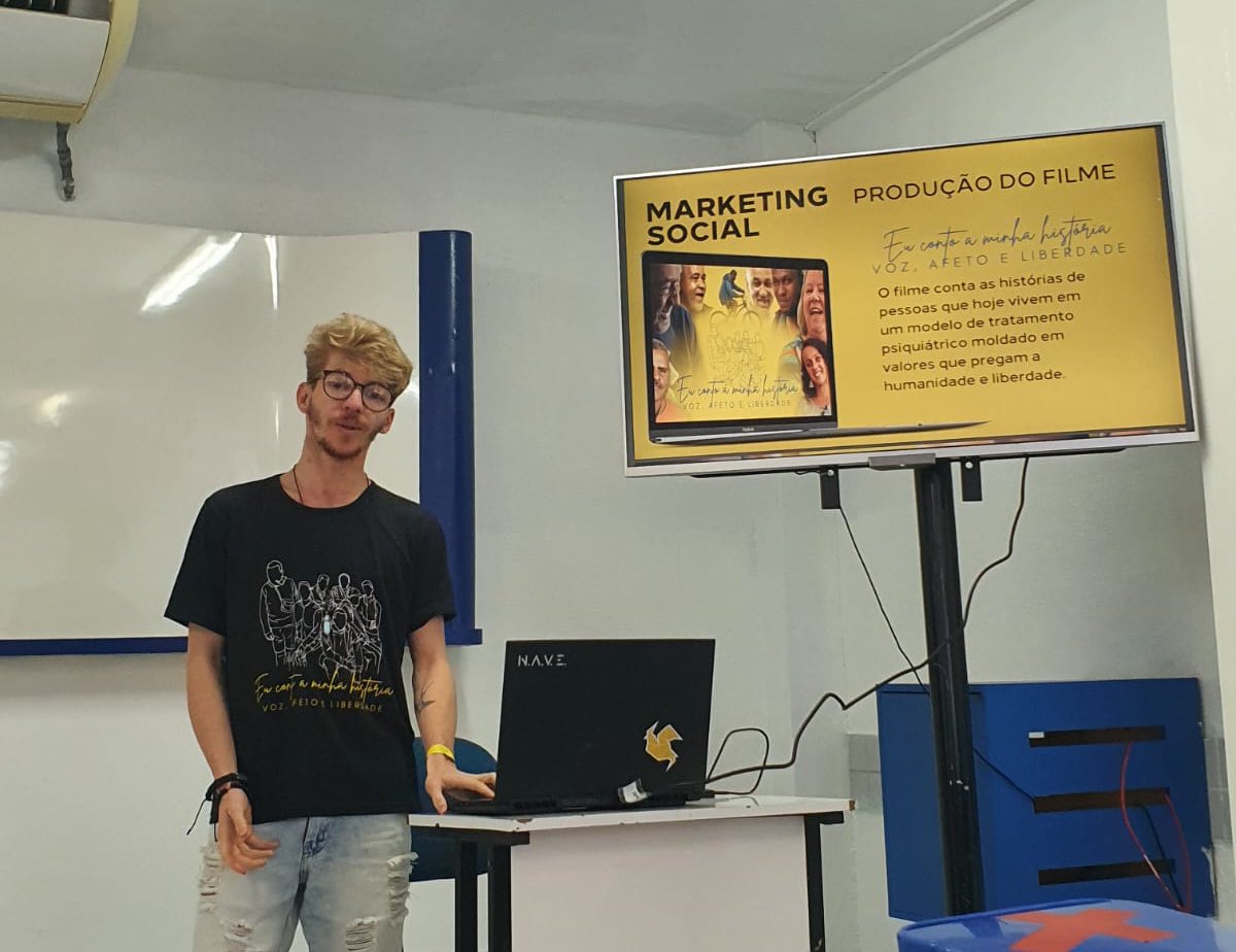 ProfessorRios's tweet photo. Segundo dia de #Intercom2022 com as apresentações do @HugoMichel06, @EuPablohsilva e da @CrisPuygcerver no Expocom Nacional. https://t.co/Et9qZiTLVk