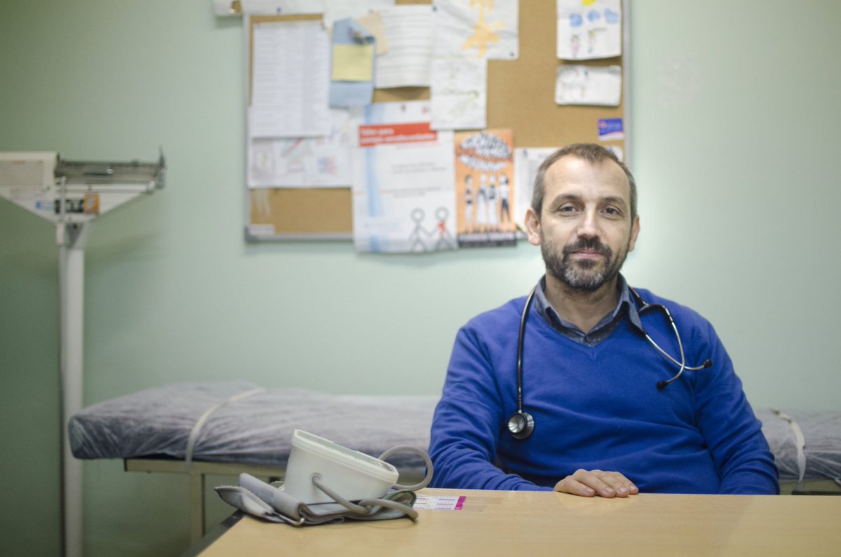 ConchaHaydee's tweet photo. ¿Quiénes son los grandes médicos que manejan la fundación? Uno de ellos es Omar Sued es médico especializado en HIV y Medicina Interna. Posee un Master en VIH y Doctorado en Medicina. @SimIntegrado @jpaguayb #UNEMI https://t.co/XWIsoZl2O0