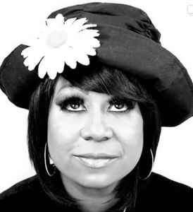 Happy Birthday to CeCe Peniston .. 