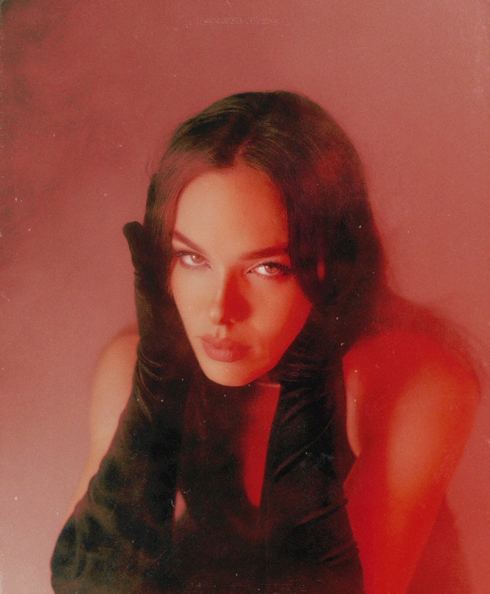 hot girls stream “why do i want you?”