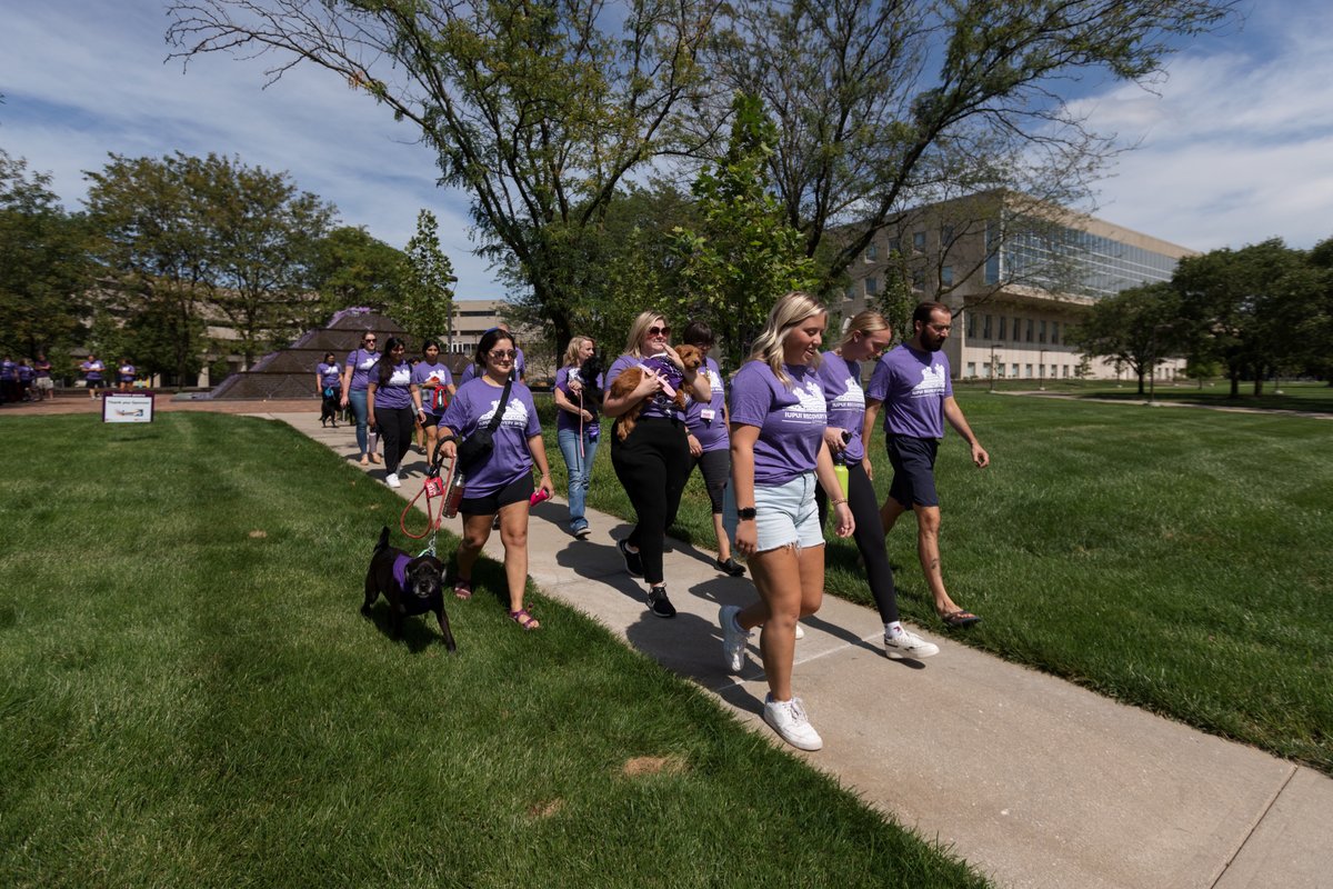 IUIndianapolis's tweet photo. The Collegiate Recovery Community kicked off National Recovery Month with Jags by dying Wood Fountain purple followed by an awareness walk. @RecoveryIUPUI ⛲ 💜 https://t.co/i1eX01XobD