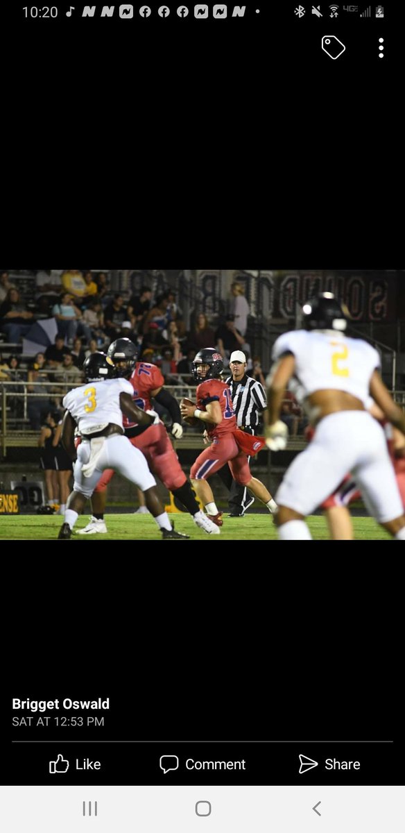 dejahn_moore's tweet photo. @PEYTONGAY13 
Nothing like protecting a good quarterback!!! https://t.co/KQN5VmDuA3