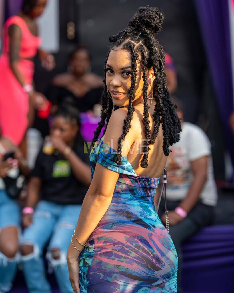 welime's tweet photo. Photos from Tingo Wild Berry are up!
⚡️ Event: @thewolfpackexperience @byfarmega
📸 Photos: @nick.moments_
🔗 Link in bio for more...
.
#welime #caribbean #event
#party #photography #nyc https://t.co/frlwaNO4Fs https://t.co/S6Zvy1d81m