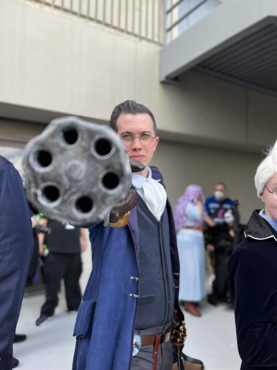 InZaneFlea's tweet photo. Bonus Percy photo! I may have been overheating and dying of sweat related illnesses like the rest of the Percy's, but man did I have a hell of a good time at this photoshoot! https://t.co/p6ZETQtHNP