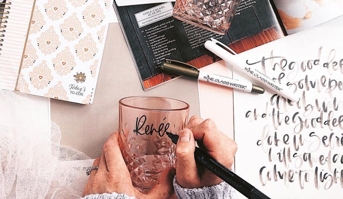 Customers love our pens! “First purchased in 2013 and still writing” comments Sandy. SHOP NOW: iwawine.com/wine-glass-wri… #winetime #wineenthusiast #winepens #erasablepens #partytime #wineglass