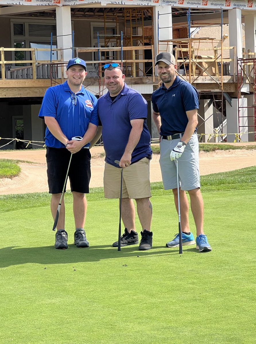ClutchSuccess's tweet photo. Hope everyone enjoyed their long weekend! We're back at work today and remembering some fun times out of the office at the @ClutchSuccess Annual Golf Tournament!

#LDW #holiday #clutch #family #laborday #work #office #golf #golfouting https://t.co/rzH36fyumv