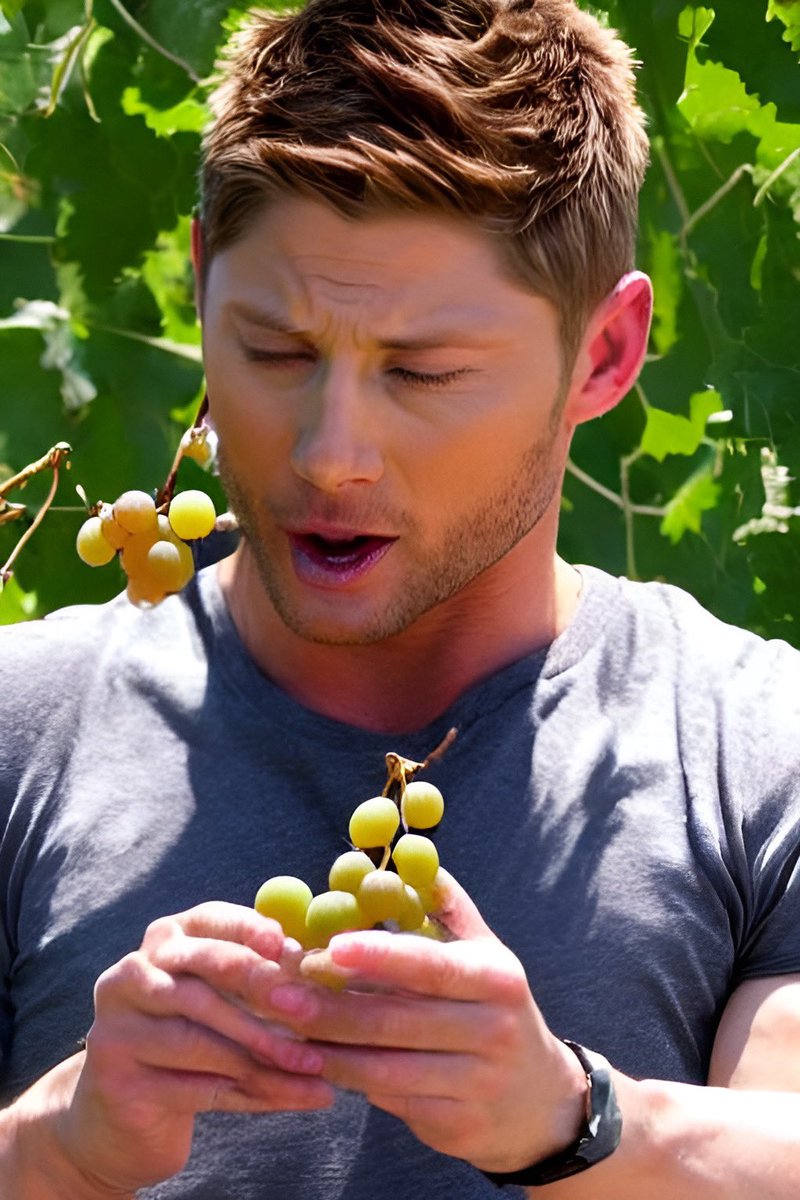 TSPNMedia's tweet photo. @JensenAckles how do you explain these erotic photos of you eating grapes? Where was @TMZ for this headline? https://t.co/RYzgEGZHin