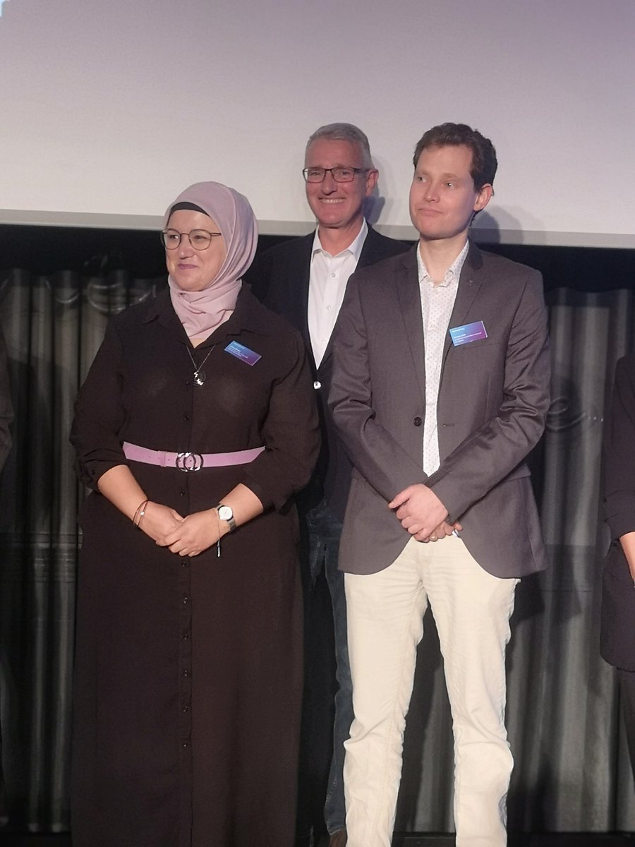 ErnstBuerger's tweet photo. GOLD für #MODULF in der Kategorie „Bestes Kooperationsprojekt 2022“ beim diesjährigen #eGovW 😀 Danke und Glückwunsch an die Senatskanzlei Hamburg und unser Team des @BMI_Bund 👍 https://t.co/JyxN4kbqca