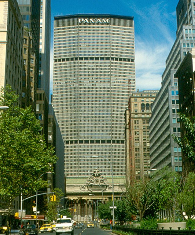 panamhistory's tweet photo. “How 25,000 office workers and 250,000 visitors will swarm in and out of #PanAmBuilding daily is shown in cutaway view of new skyscraper, adjacent #GrandCentralTerminal, and area’s underground maze of railroad tracks, subways, and pedestrian passageways." https://t.co/jzCWwPlY9t https://t.co/8dmiHsRjdX