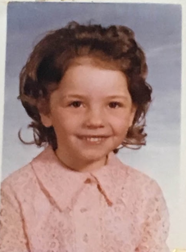 ReadLila's tweet image. This child loved school and now she hopes that every child experiences a safe, caring and loving school community that allows their gifts to shine!  #belonging #FirstDayPhotoChallenge @Ev_Giannopoulos @DellaLataille @JodiAlbrecht @Bill_Lemon_SO @RonDeBoer15